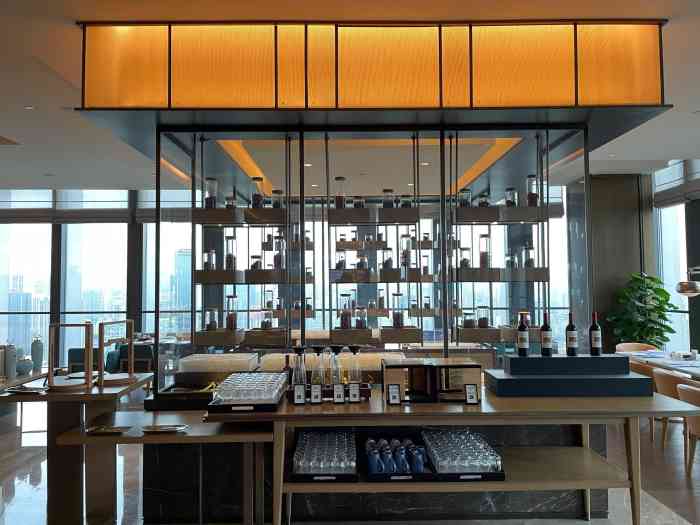 威灵顿酒店·维多利亚海鲜自助餐厅-"这次正好在威灵顿酒店办点事
