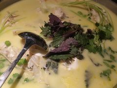 青椒紫苏鱼头-佬湘楼(越秀城市广场店)