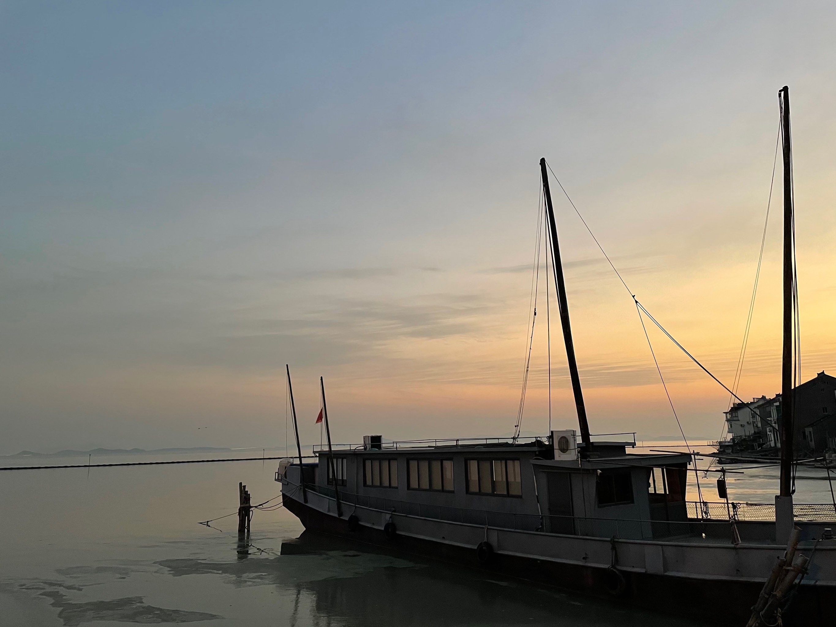 太湖边的渔船真的很有生活气息