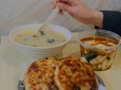 咸粘粥-张吉祥花椒肉火烧(老潍县美食城店)