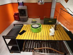 -山野的朋友露营炭火烤肉