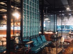 等位区-蟹谢蒸鲜自助餐厅