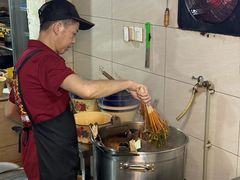 -拈签一笑黄牛肉辣卤串串