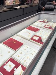 -周大福CHOW TAI FOOK(浦东八佰伴店)