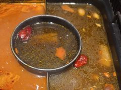-老牌坊云南鱼豆花火锅(哈西万达店)