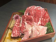 -铭牛烧肉·和牛海鲜自助(高新月牙湖店)