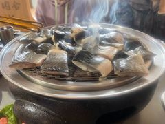 -围炉肉舍•炭烤活鳗•丹东海鲜烤肉(步行街店)