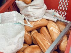 -Bánh Mì Huynh Hoa