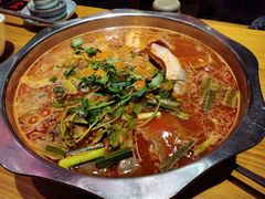 -野山舂·贵州现舂酸汤火锅(鸿通城店)