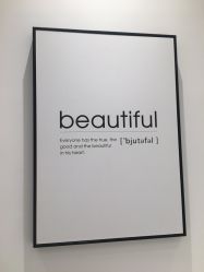 -微笑雨嘉造型护肤