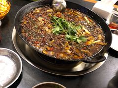 -鸿顺老铁锅美蛙鱼府(解放碑店)