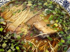 爆鳝焖肉面-伟记奥面馆(养育巷店)