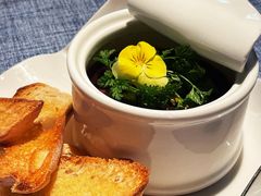 鹅肝酱开心果-弦月窗LUNETTE BY AMANDA(复兴路店)