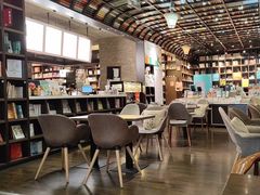 -钟书阁(松江泰晤士小镇店)