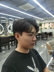 点击看大图 -藤野造型烫发染发