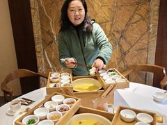 -云南荟·湖畔领宴(领事馆店)