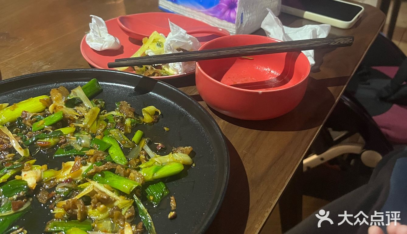 这家店评分4.8，这家店的酸菜鱼值得一试