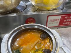 -百品聚旋转火锅(万德庄店)