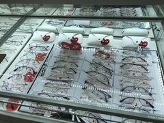 -翰佐蔡司小乐圆·依视路星趣控·暴龙眼镜折扣店