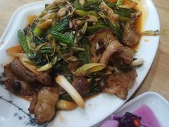 回锅肉蒜苗-小辣椒·川菜馆·羌家铜锅土火锅(茂县店)