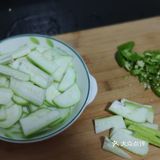 夏日菜品之做个简单炒丝瓜