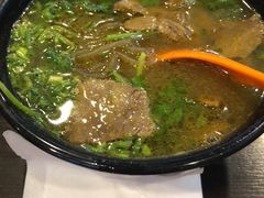 牛肉粉丝汤-大龙汤包
