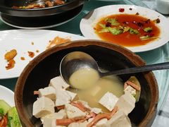 -泉畔人家·老济南经典鲁菜(大明湖店)