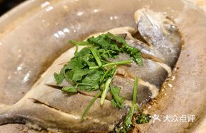 Sautéed Golden Carp in Clay Pot