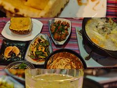 -香巴拉云南餐厅(华莱坞店)