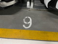 -白玉兰广场停车场