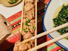 -刘姐啤酒鱼民族演艺餐厅(西街总店)