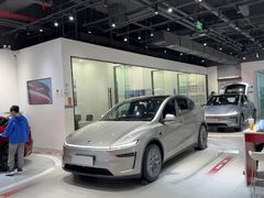 -TESLA 特斯拉(北京颐堤港体验店)