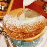 姐妹情[爱心]在红酒与牛排之间