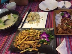 -香巴拉云南餐厅(华莱坞店)