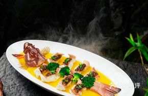 Steamed Golden Dragon with Chicken Oil