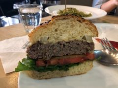 招牌牛肉汉堡-UPPER KITCHEN(延安路店)