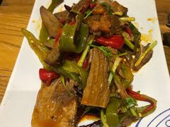 彝族手撕美人椒拌牛筋-云海肴·汽锅鸡·云南菜(天津国金汇店)