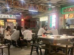 -红九格老火锅(三峡广场店)