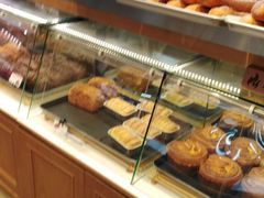 面包甜点陈列柜-巴黎贝甜(宜山路店)