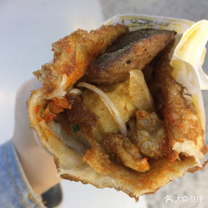 致得炸蛋葱油饼·台湾花莲小吃(江南西店)黑椒猪扒炸蛋葱油饼图片