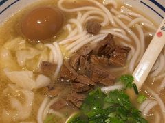 -鑫花溪牛肉米粉(东环大润发店)