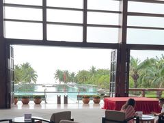 -亚龙湾喜来登·美景台大堂吧