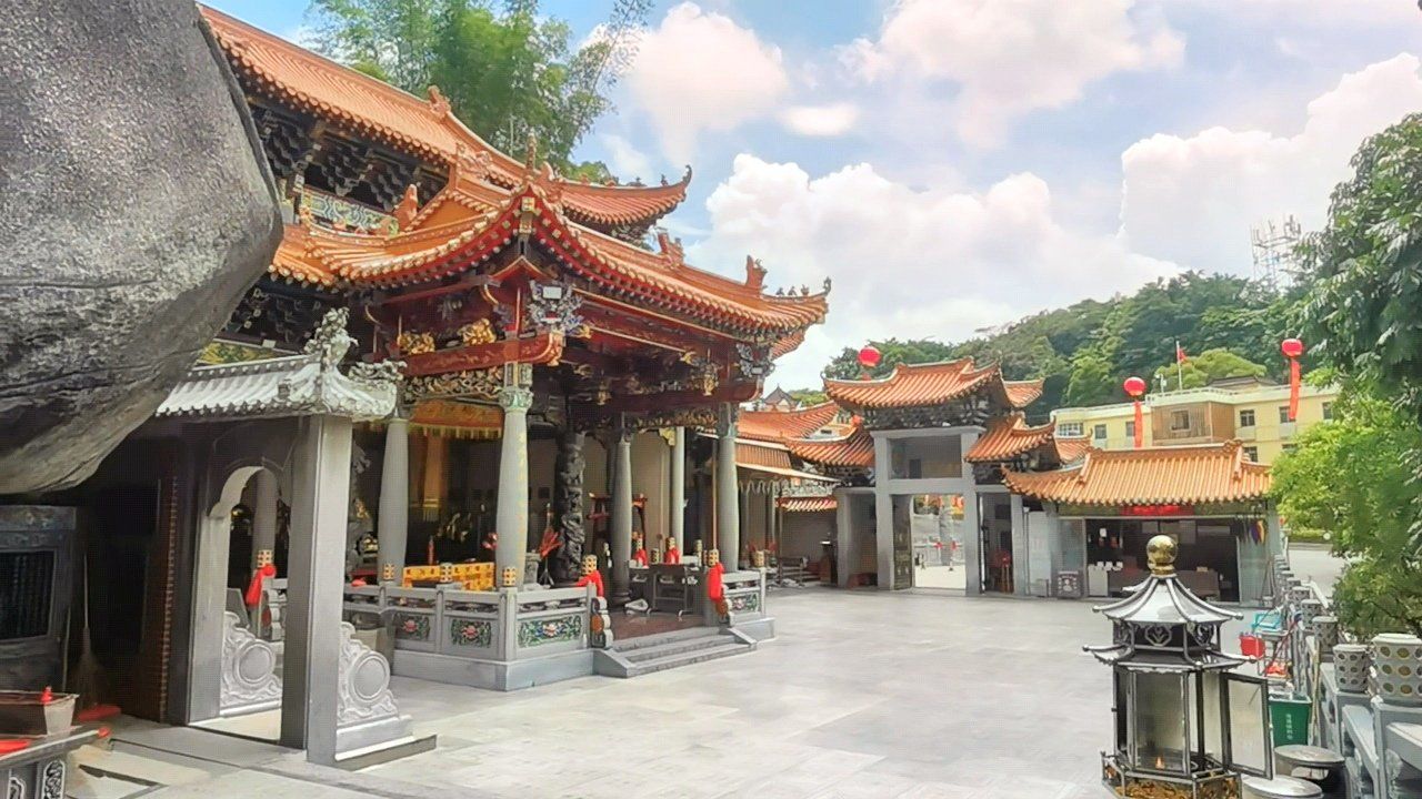 这里是汕头潮南区仙城镇,位于汕潮风景区翠峰岩风景区