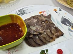 -三江源美食城