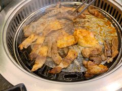 烤厚切黑香猪五花肉-烤路里·韩国品质自助烤肉(石路天虹4号店)