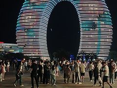 -湖州太湖旅游度假区-月亮广场