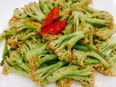 黑椒鹅肝酱炒菜花-鹅城