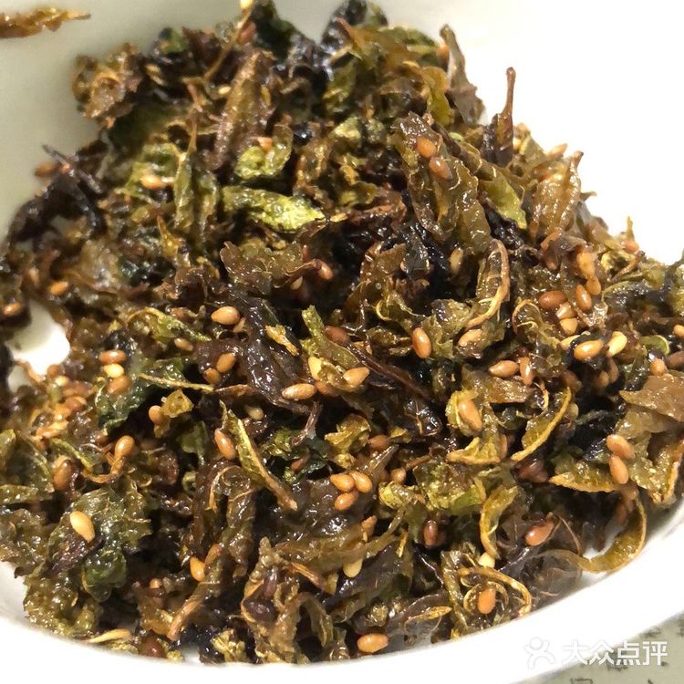 有点像芝麻盐的吃法，然后拌着面条或其他东西吃