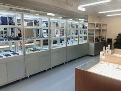 -无奔眼镜·蔡司·依视路授权店(马家堡店)