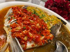 双色剁椒千岛湖大鱼头-麒茗餐厅·粤菜·宴会厅·海鲜(锦绣路店)